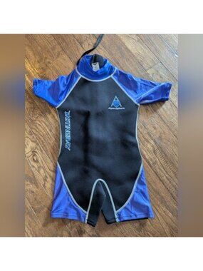 Youth Aqusphere Stingray Shorty Wetsuit, Size L, Color Black/Blue/ purple,